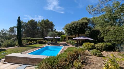 Contemporary villa in Provence