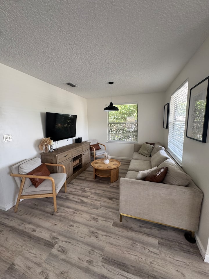 Jax Beach Bungalow: 6 Blocks From Jax Beach! - Ponte Vedra Beach, FL