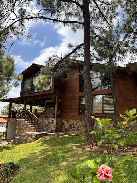 Luxury Magnolia cabin in the Mazamitla Jal forest