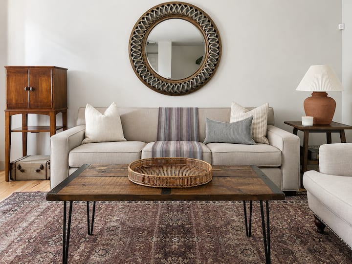 Sunny Home · Mountain Views · Sleeps 6 - Boulder, CO