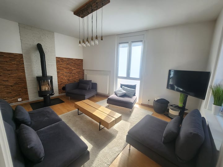 Maison Kéroussel - Centre- 6 Pers- 2 Lits- Piscine - Charleville-Mézières