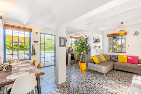 Top performing Airbnb: Casa la Playita all units | private pool & rooftop in Guanajuato