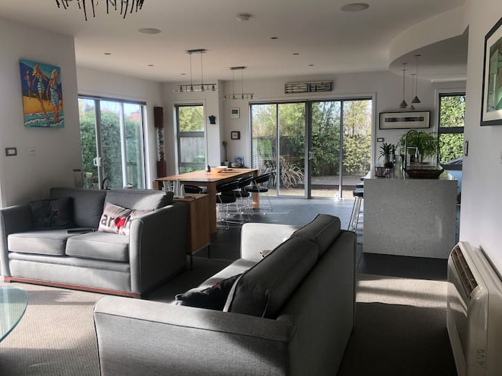 Comfortable Spacious Home - Dunedin