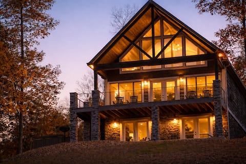 Lakefront Escape | Hot Tub | Kayaks | Fishing | AT