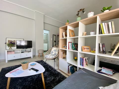 Xrysa's Central City Apartment