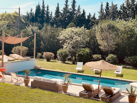 Very nice Provencal farmhouse with pool