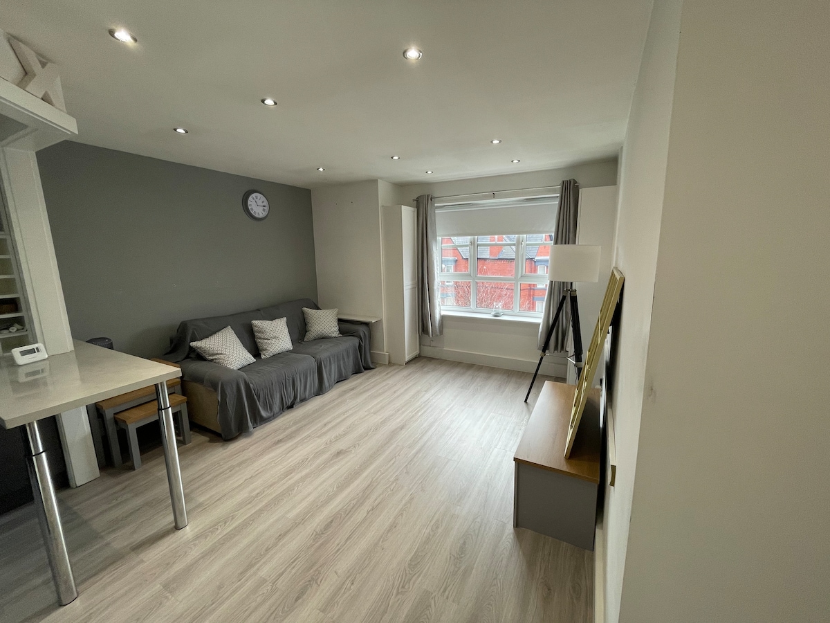 2 bed flat near Sefton park - Flats for Rent in Merseyside, England ...