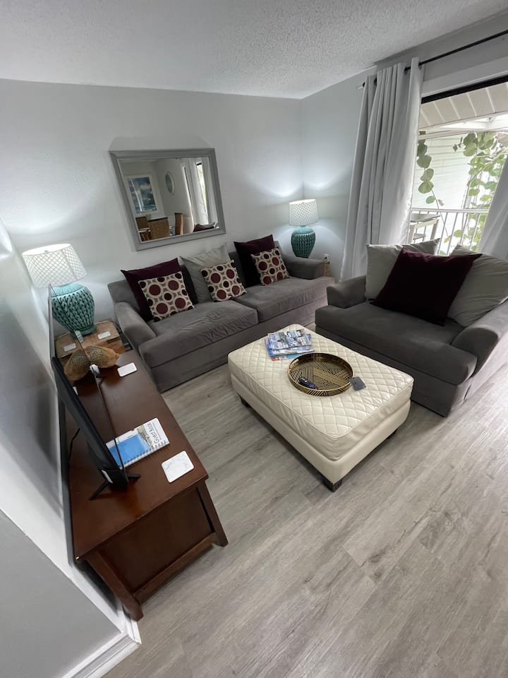 Sand Shack Retreat Canal W/pool - Bonita Springs, FL