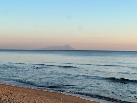 [Beach-house]-Those who LOVE the Sea- A stone's throw from the Sea