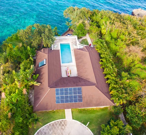 4BR Oceanfront Villa Pool Chef Option Nr Ocho Rios