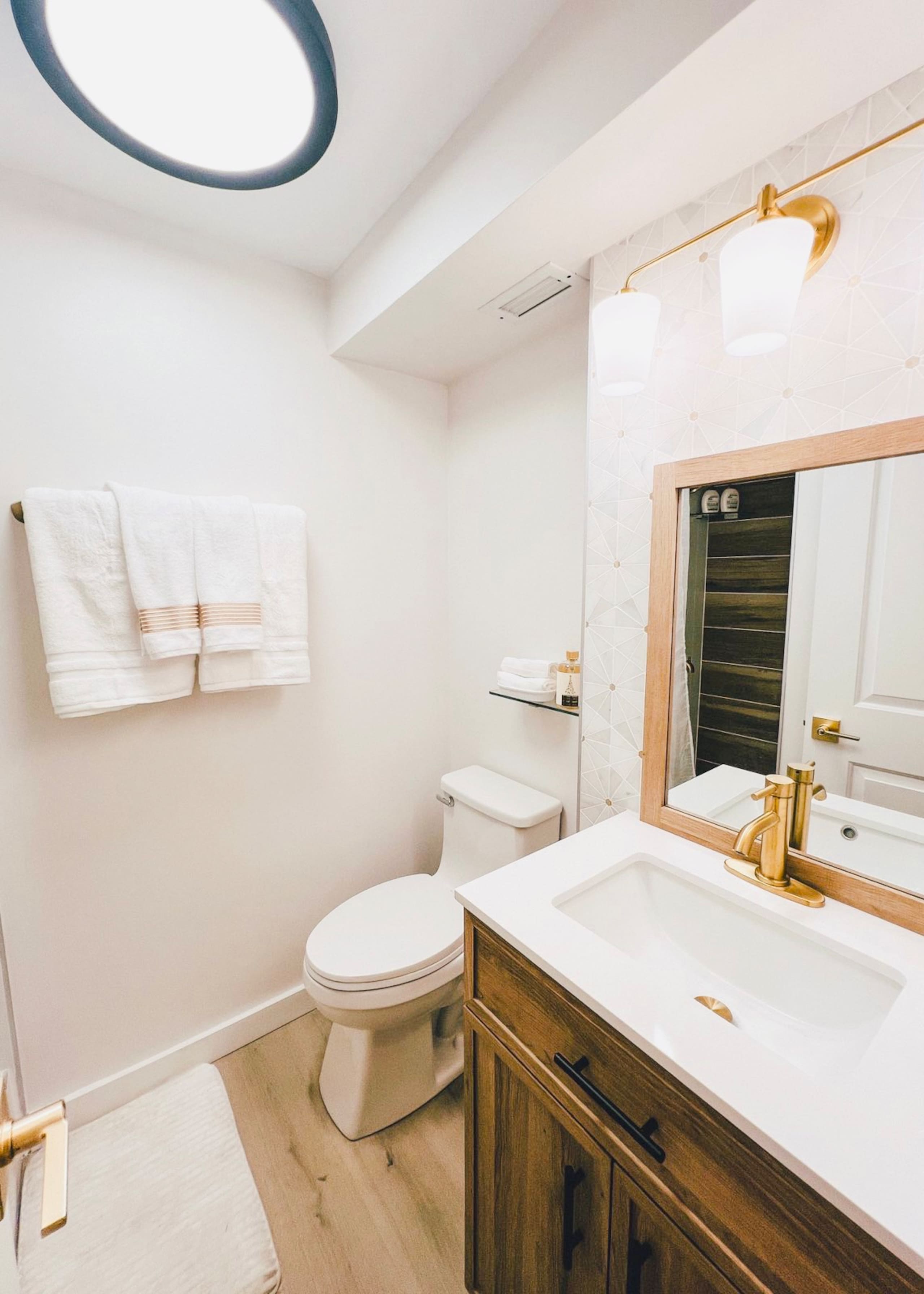Condo in Honolulu · ★4.91 · Studio · 1 bed · 1 bath - Image 7