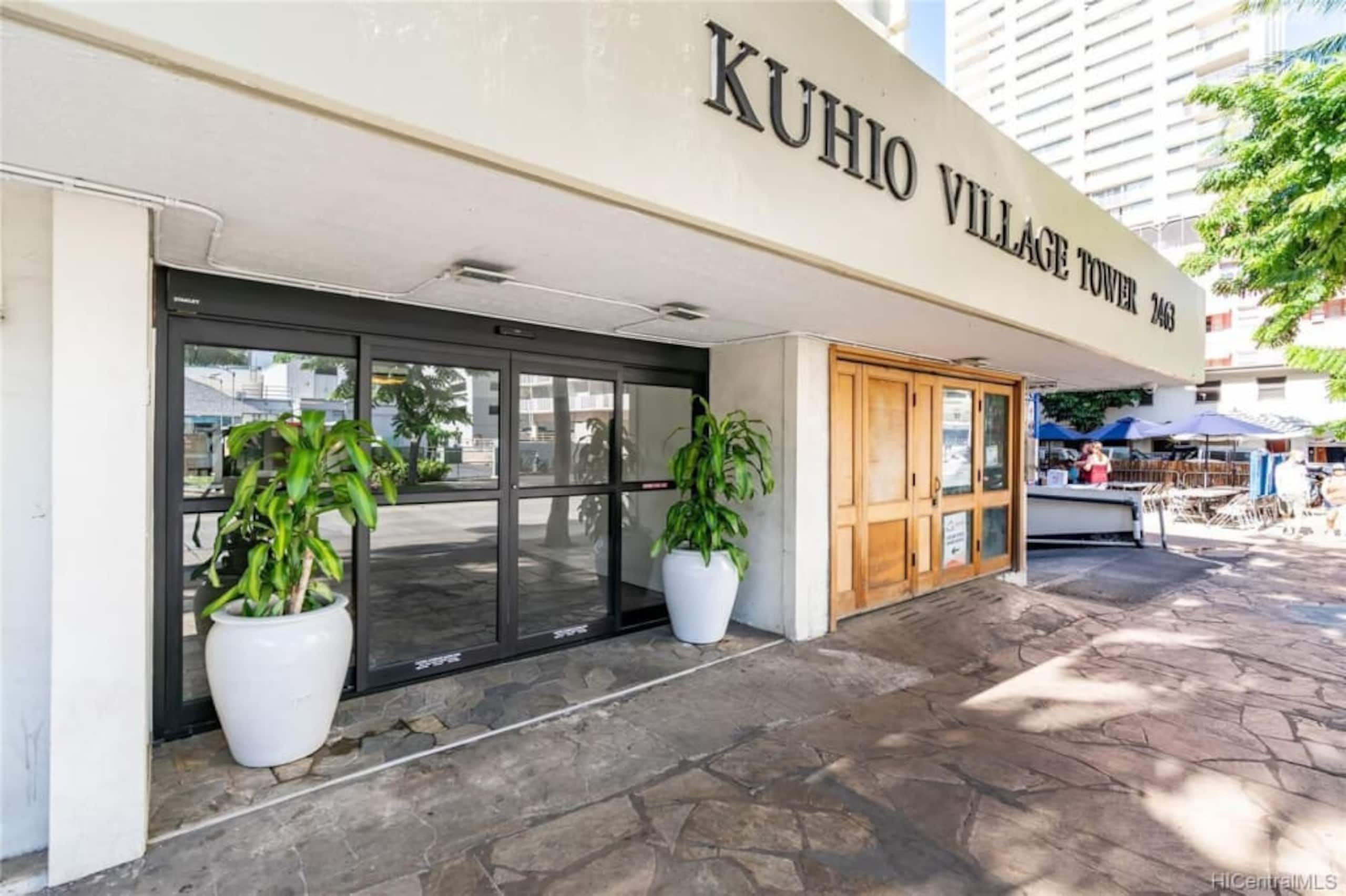 Condo in Honolulu · ★4.91 · Studio · 1 bed · 1 bath - Image 17