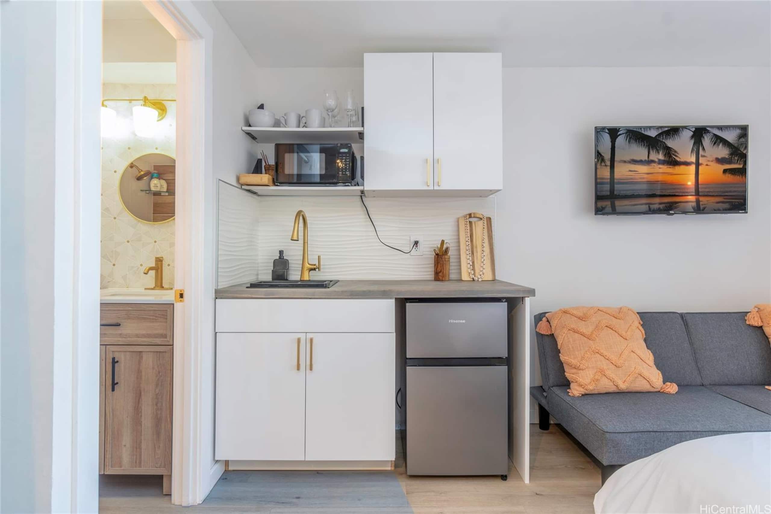 Condo in Honolulu · ★4.91 · Studio · 1 bed · 1 bath - Image 6