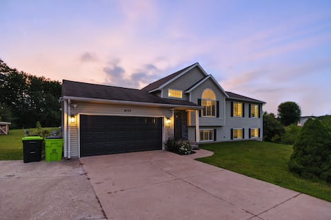 Dream Palace w/HOT TUB-Sauna-Cold Plunge-Game-Fire