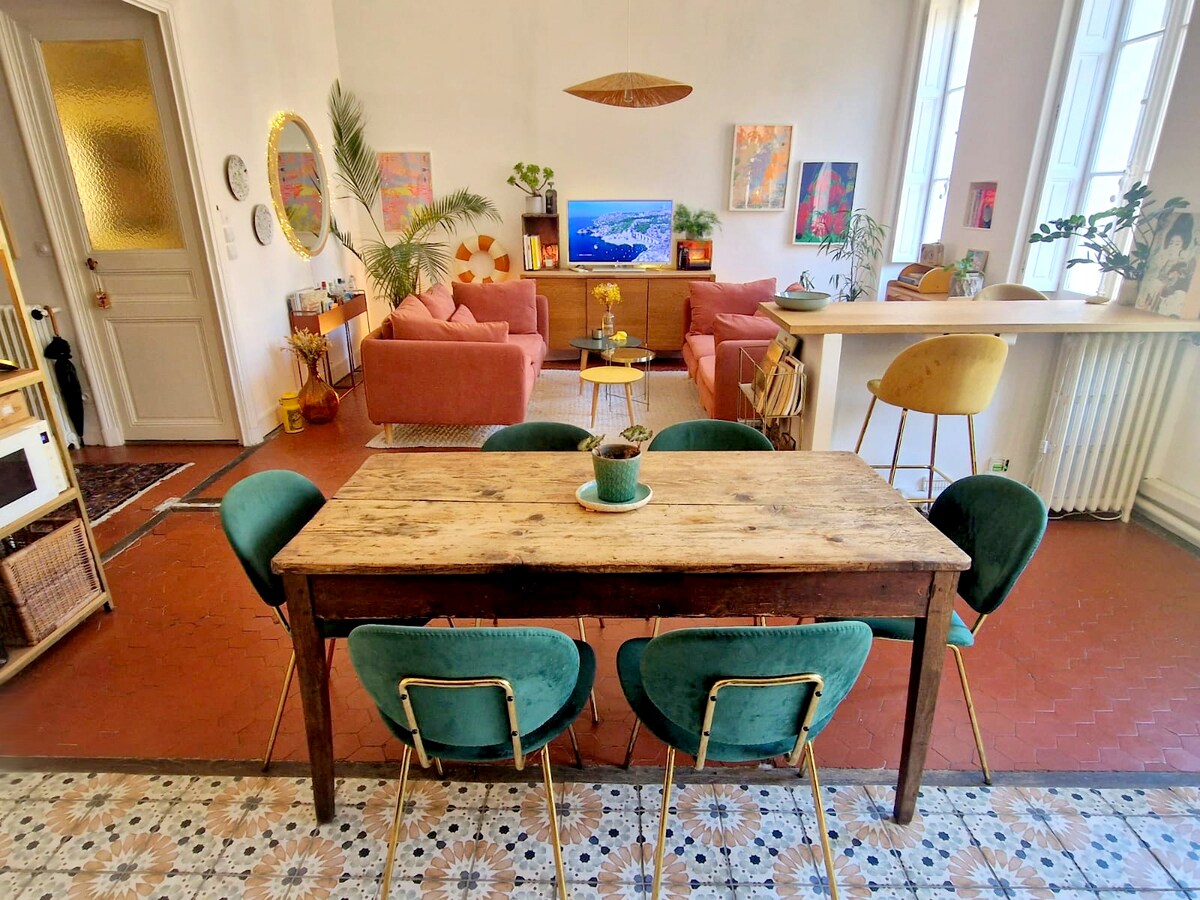 Popular Airbnb listing: 115 m², quiet, in the center in Marseille 1er Arrondissement