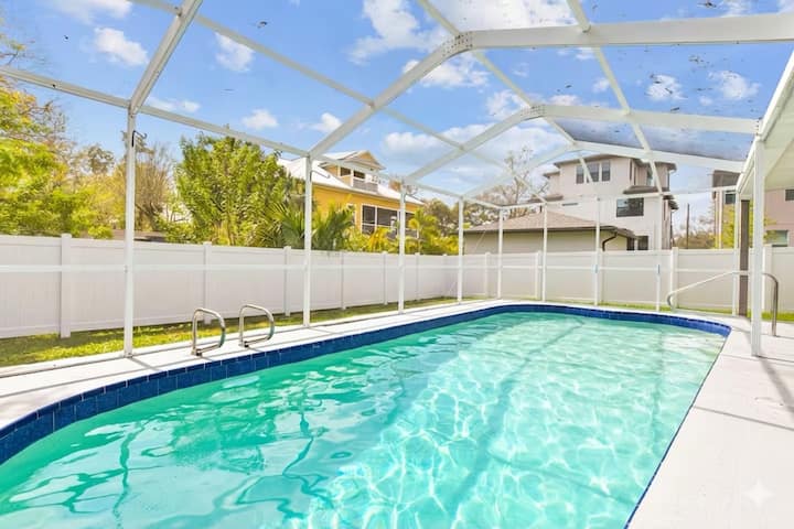 Rivers Edge Pool Home King Bed Near Downtown Parks - 탬파