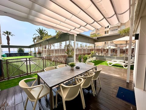 Propiedad de Airbnb exitosa: 65 Grupo Geraneos Oceanfront Apartments, Apt. en Águilas