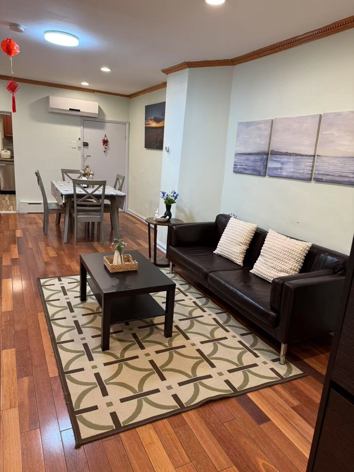 Cozy Townhouse