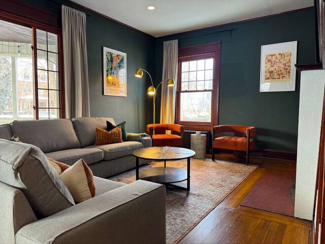 The Blais: Walkable to Eat St, Historic, Speakeasy