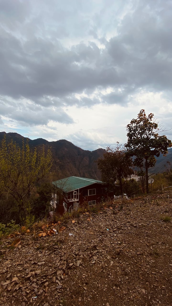 Hillhouse- your serene escape! - Houses for Rent in Akhandwali