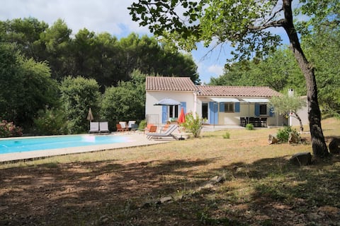 Holiday Home nature and swimming pool in Provence