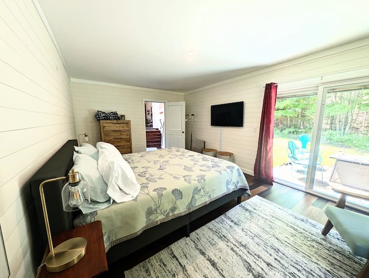 cama tamaño king
vestidor 
perchero 
almacenamiento