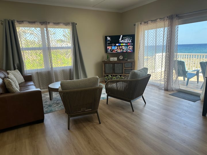 2br, 2bath Brac’s Horizon View Cottage/ Beachfront - ケイマン諸島