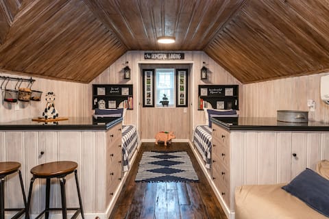 The Homespun Landing