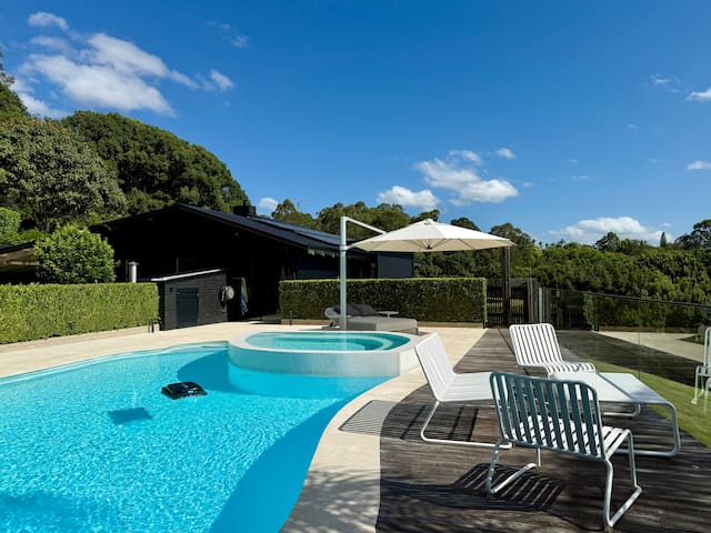 Black Beauty on Richmond Hill