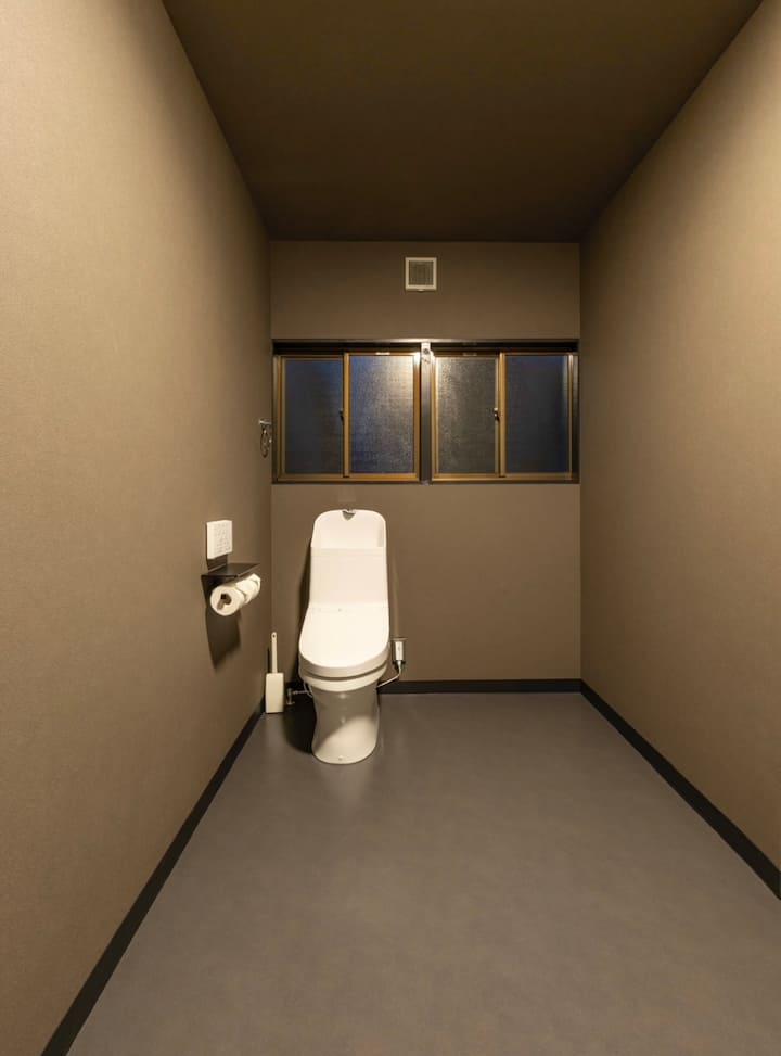 広々したトイレもあります