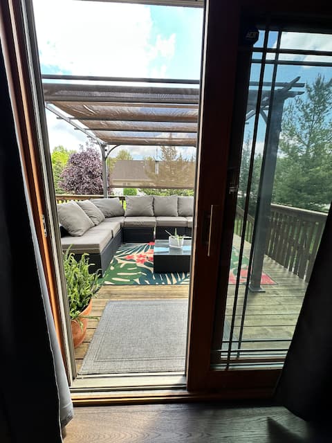 Sleeps 10+, close to Road America, golf and spas!