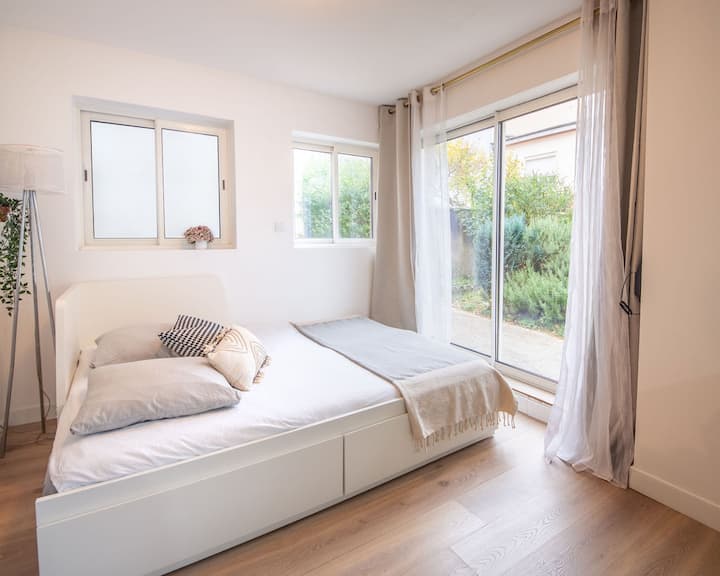 Pasi të shpaloset, këtu është divani në një krevat dopio 