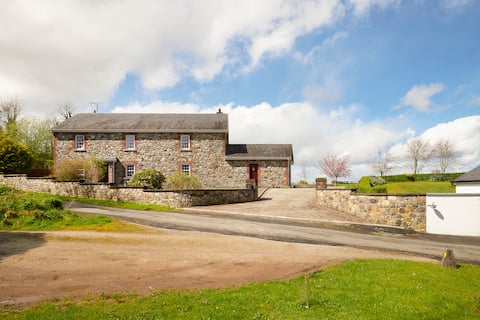 The Meath Hill Stone Lodge