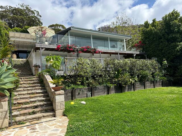 Villa Aix Newport gallery image 5