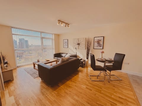 Top performing Airbnb: Cardiff City Center - FREE On-Site Parking in Castle