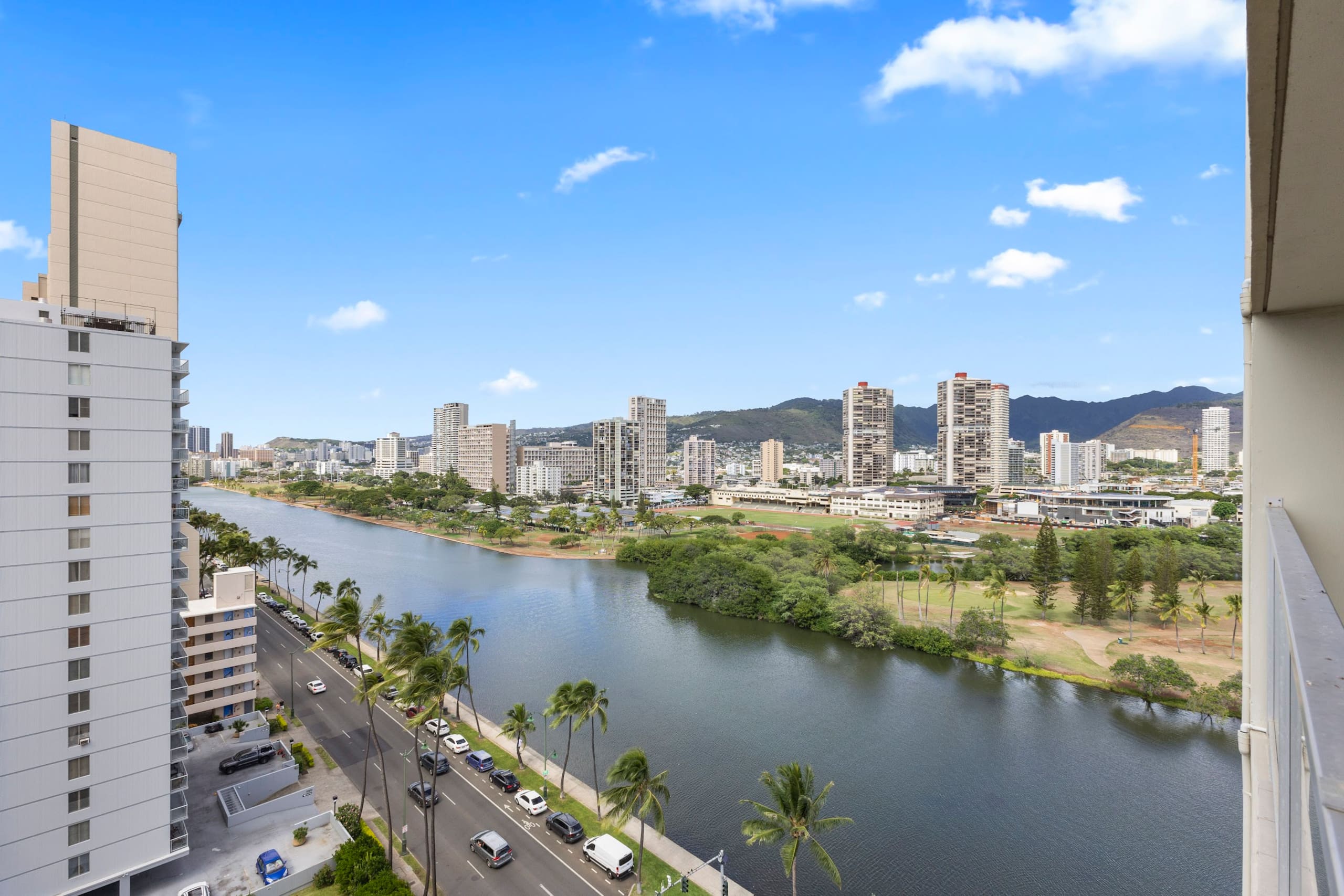 16F-Renovated Modern King Studio-Waikiki Beach~ - Image 28