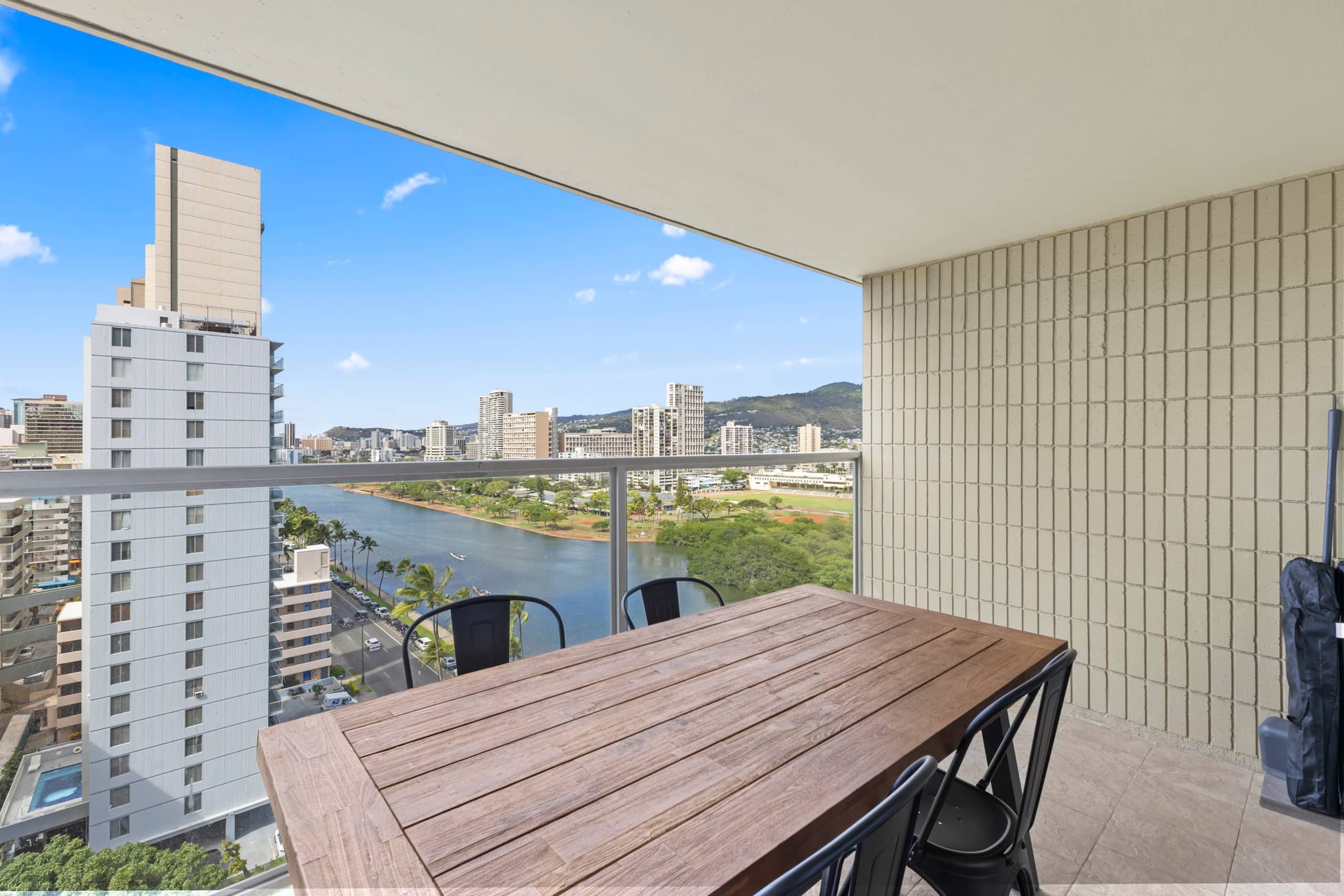 16F-Renovated Modern King Studio-Waikiki Beach~ - Image 25
