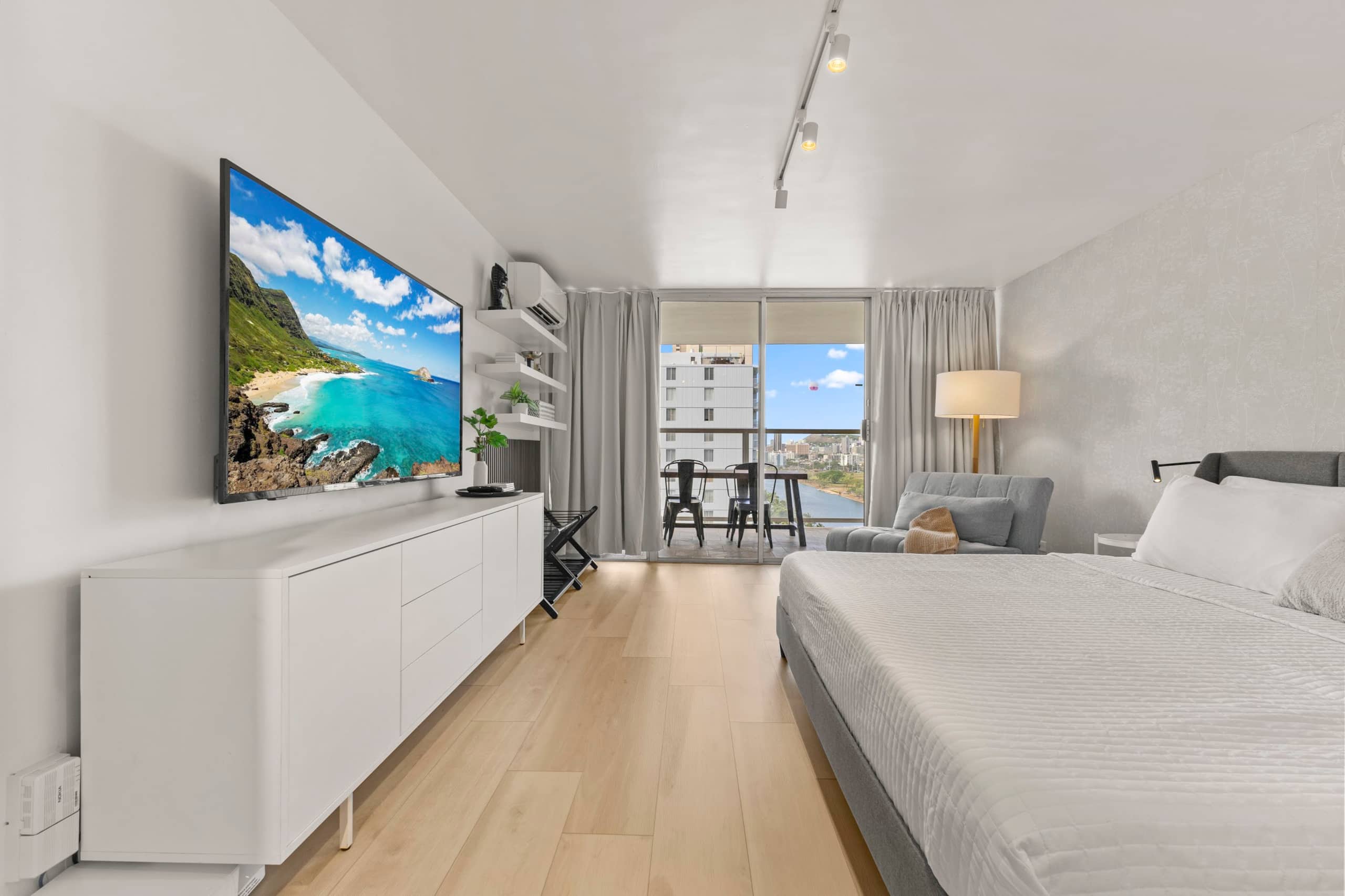 16F-Renovated Modern King Studio-Waikiki Beach~ - Image 7