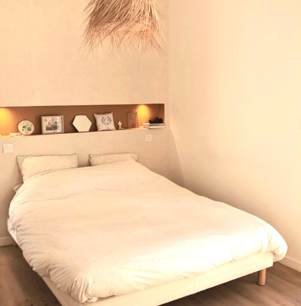 El dormitorio 1 principal con un cuarto de baño contiguo, acceso al exterior.