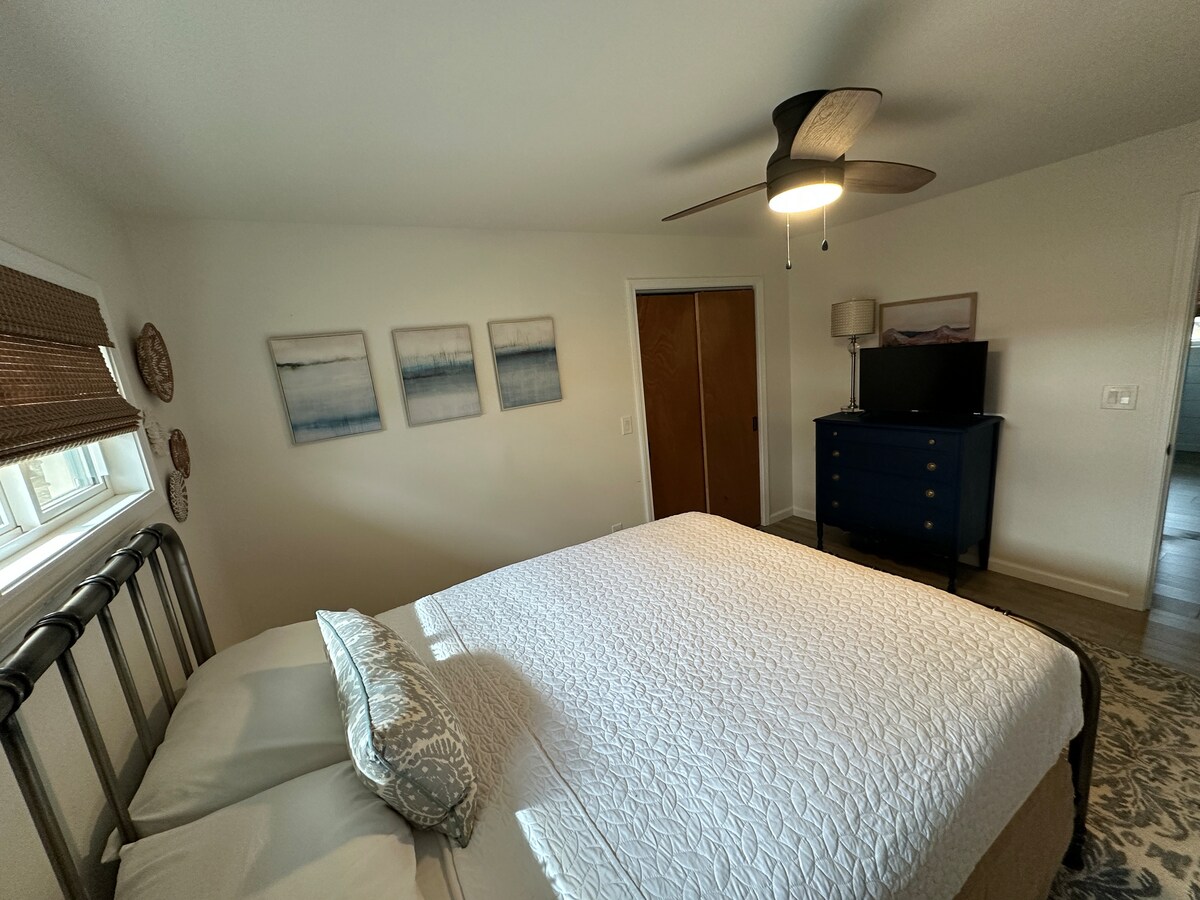 Relax at Ridgeview Farm, Private Home on 3 acres