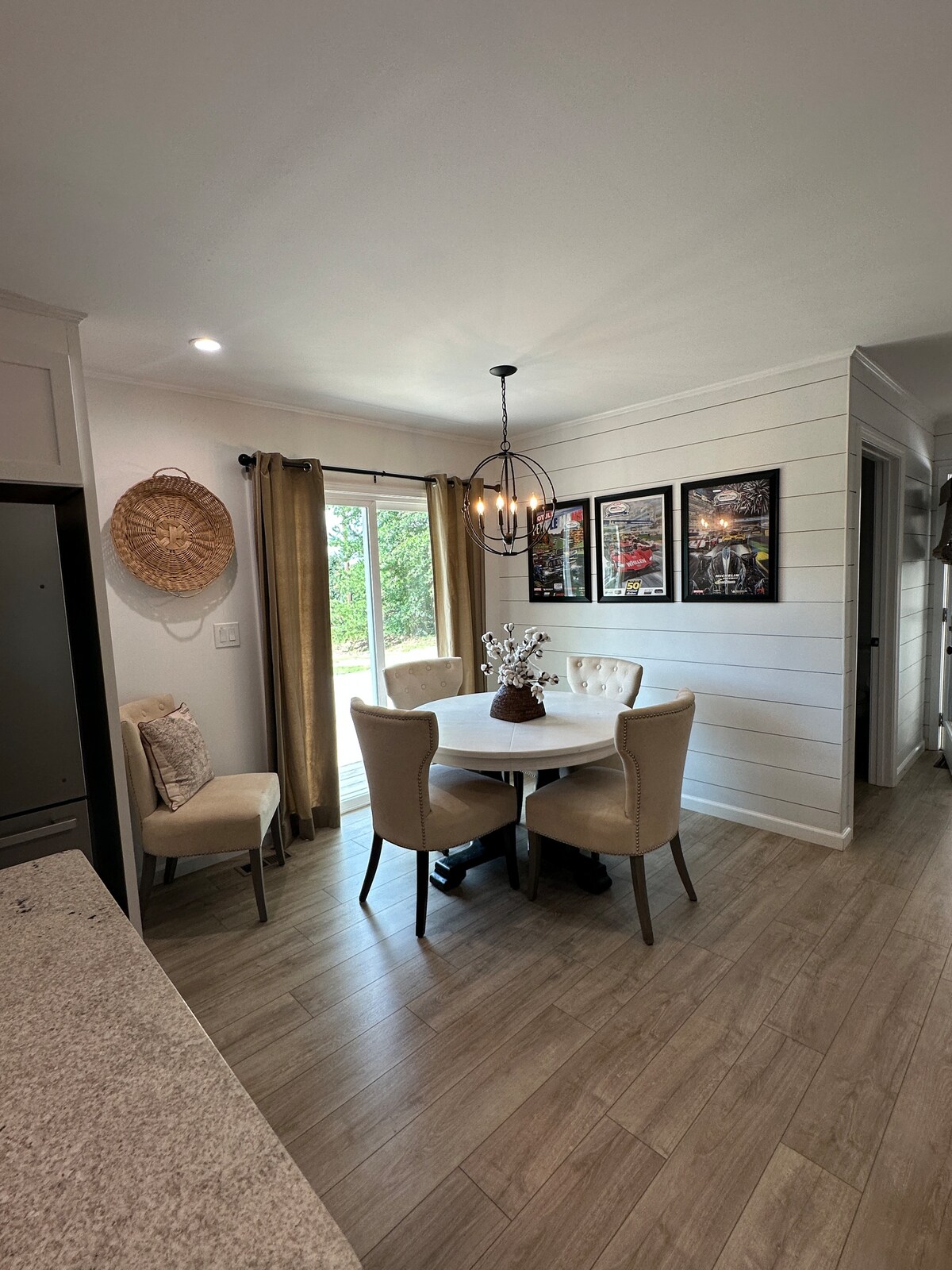 Relax at Ridgeview Farm, Private Home on 3 acres