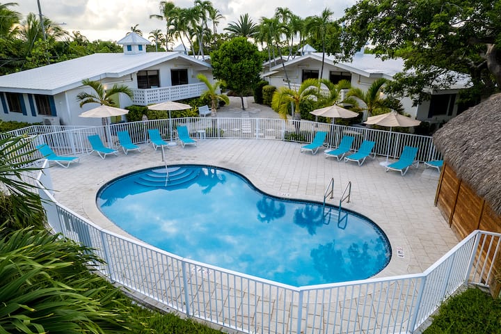 Great Location! Pets Allowed, Pool, Breakfast Free - Islamorada, FL