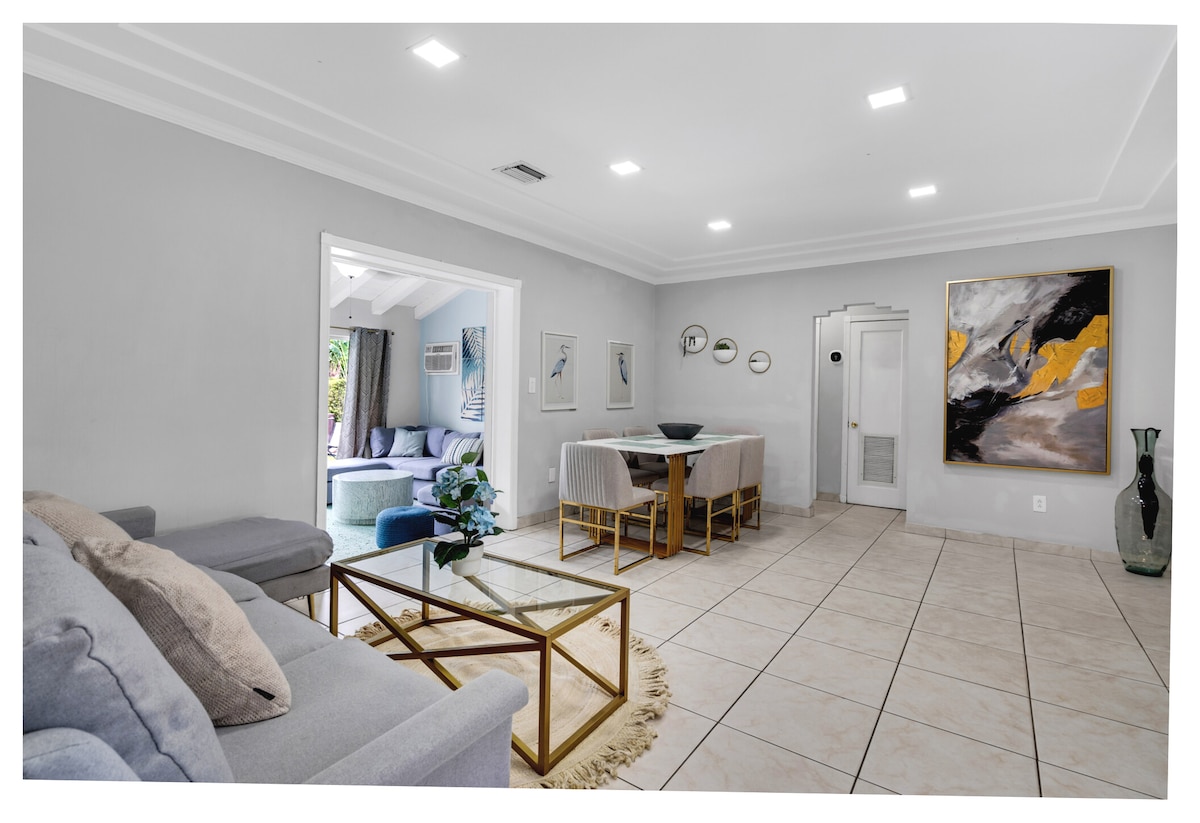 Successful Airbnb property: PeakSeason25%OFF! Pool • 5BR 3BA Pool Parking in Miami Shores