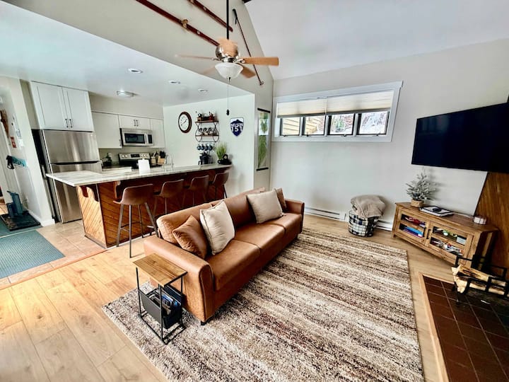 Renovated Wintergreen Condo With Pool Access, And - Wintergreen, VA