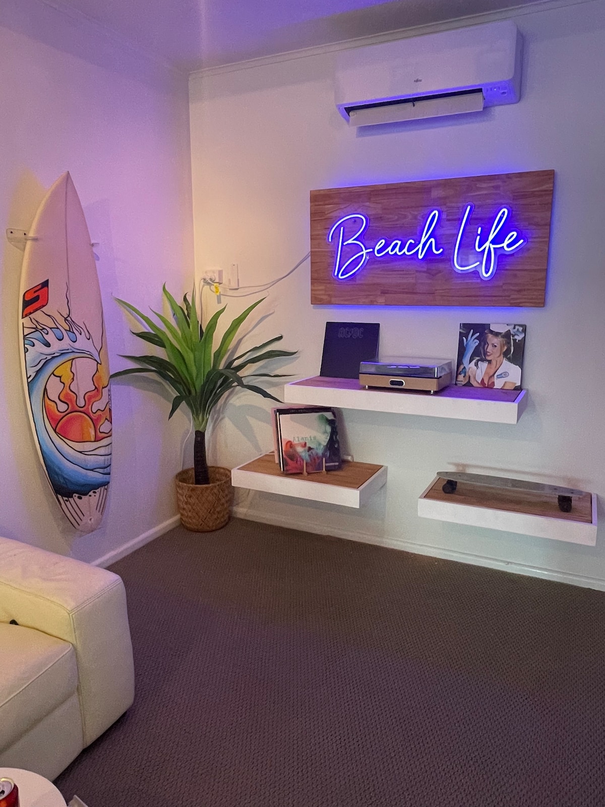 Successful Airbnb property: Wamberal Weekender Beachside Apartment in Wamberal