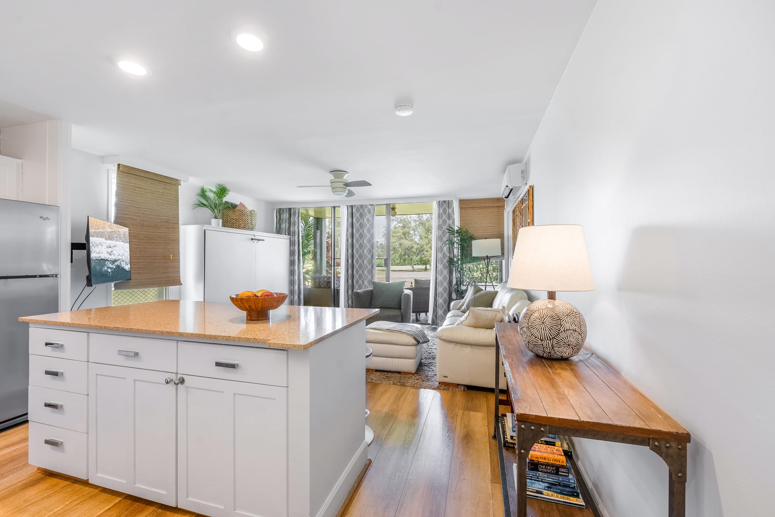 37 West 1 Bedroom + Murphy Bed TA-104-613-6320-01 - Image 5