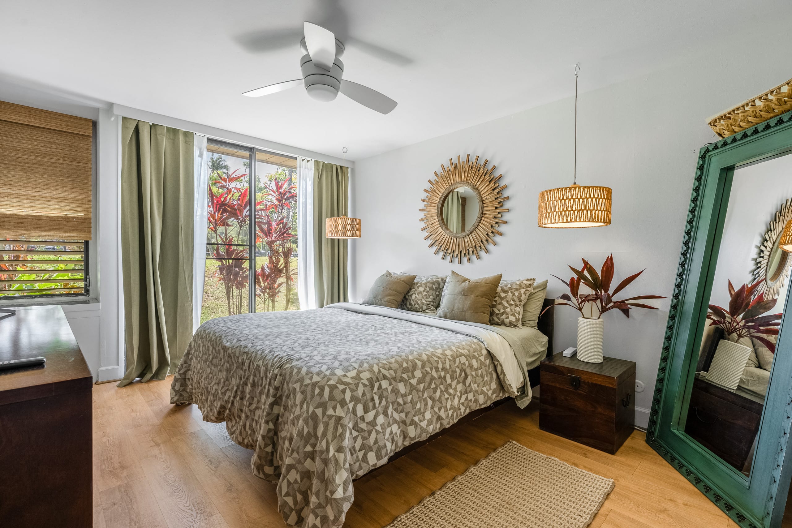 37 West 1 Bedroom + Murphy Bed TA-104-613-6320-01 - Image 1