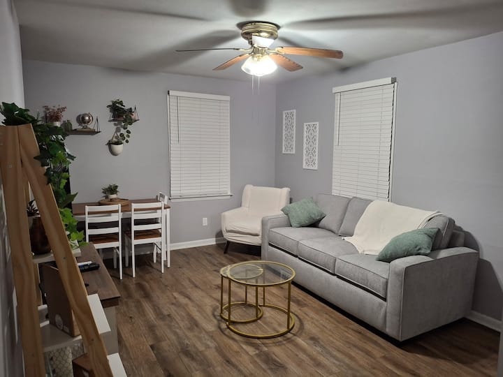 ห้องนั่งเล่นพร้อมโซฟาใหม่ที่อัปเดตเมื่อ 19-10-2025