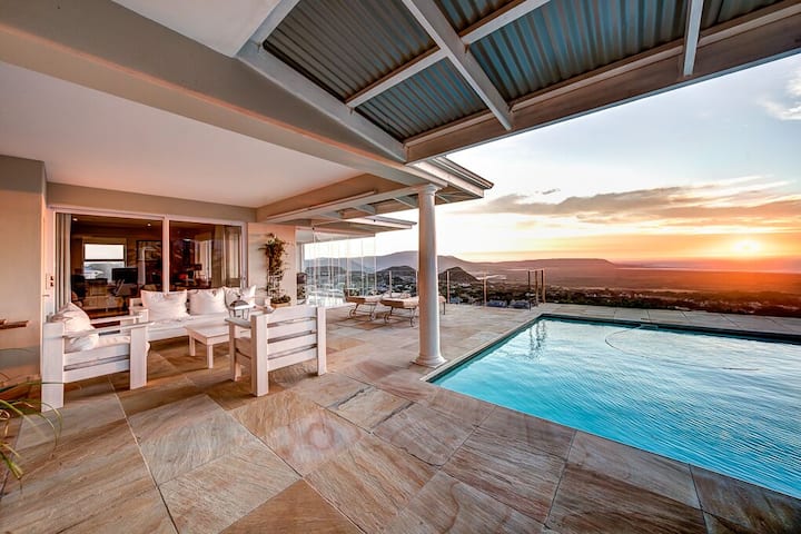 Sapphire Sunset. Panoramic Views. Solar backup