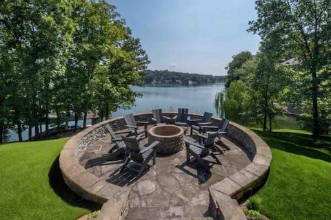 Aspen Falls: Lakehouse Retreat on Loch Lomond